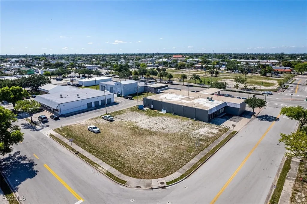 876 Cape Coral Parkway E Cape Coral FL 33904