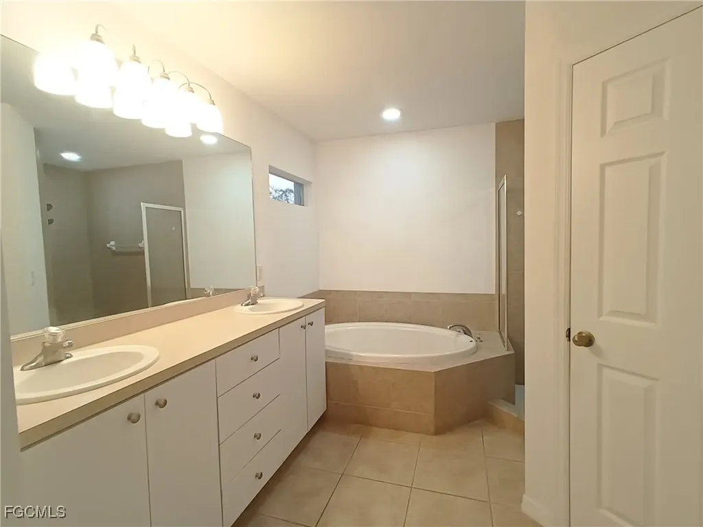 1316 NE 20th Avenue Cape Coral FL 33909