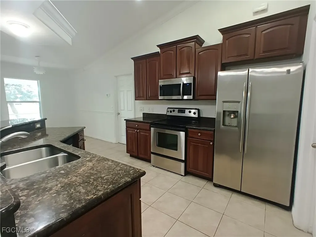 1316 NE 20th Avenue Cape Coral FL 33909