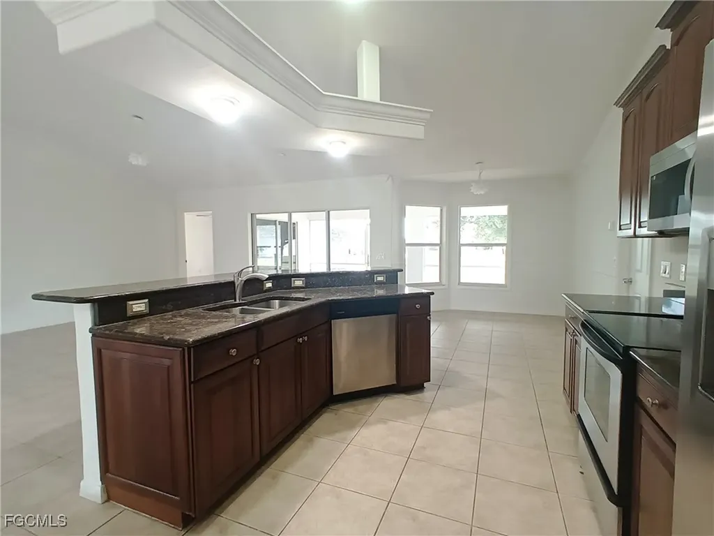 1316 NE 20th Avenue Cape Coral FL 33909