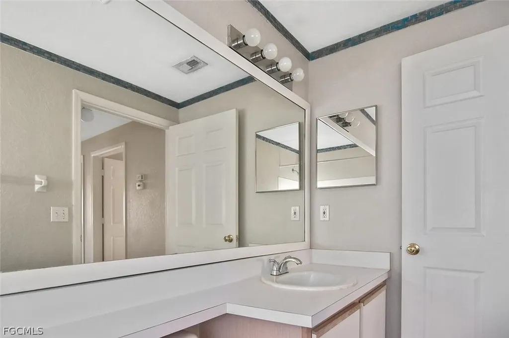 6400 Aragon Way Fort Myers FL 33966