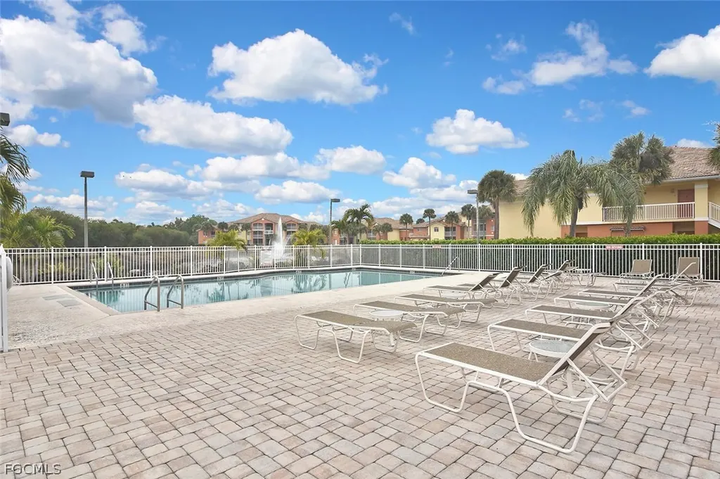 6400 Aragon Way Fort Myers FL 33966