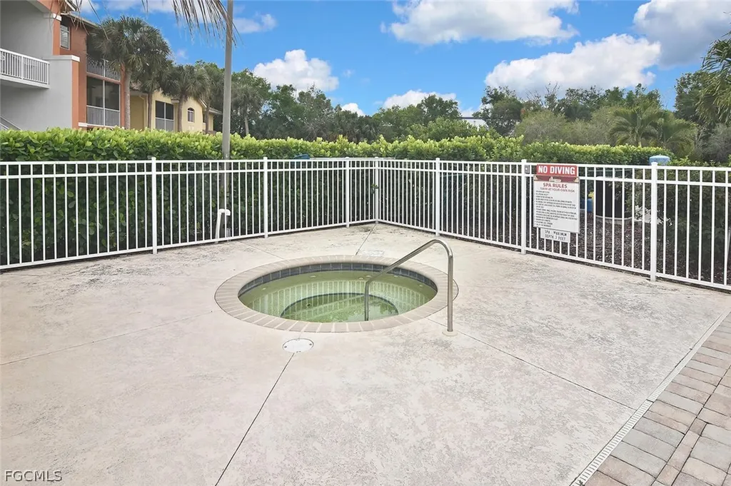6400 Aragon Way Fort Myers FL 33966