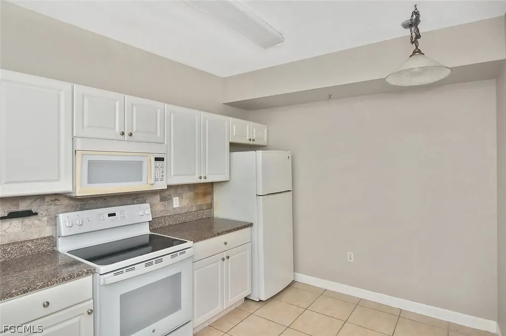 6400 Aragon Way Fort Myers FL 33966