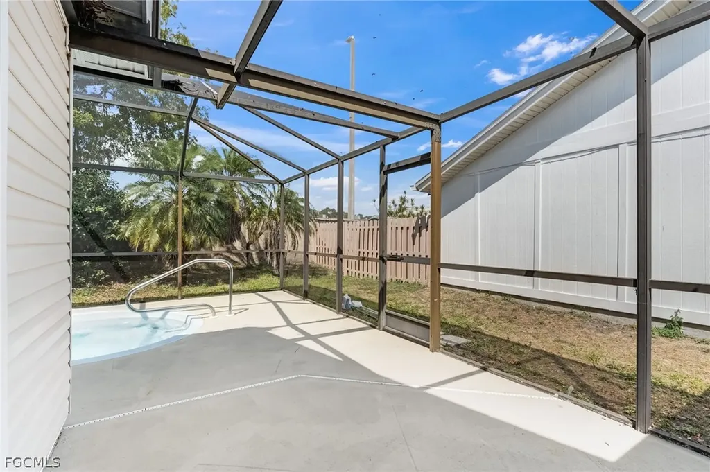 5581 Longleaf Drive North Fort Myers FL 33917