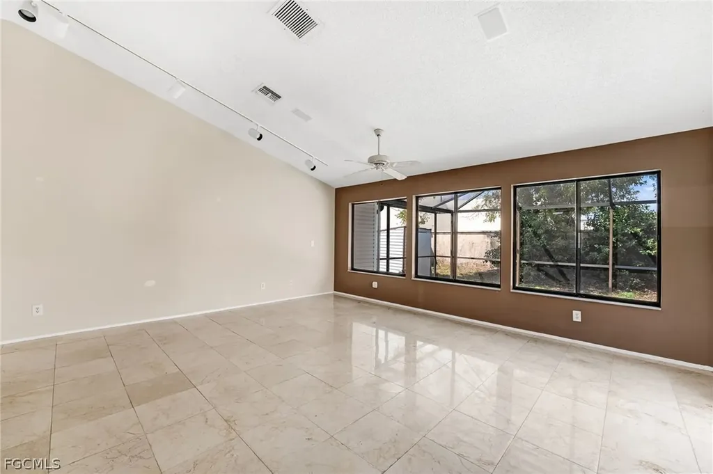 5581 Longleaf Drive North Fort Myers FL 33917