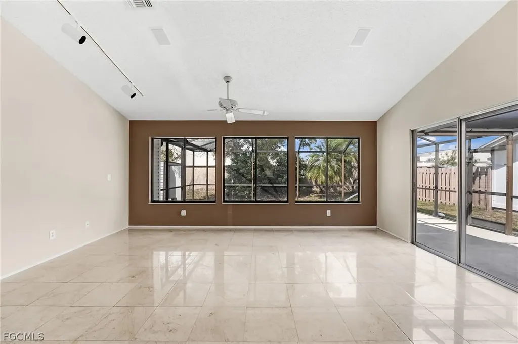 5581 Longleaf Drive North Fort Myers FL 33917