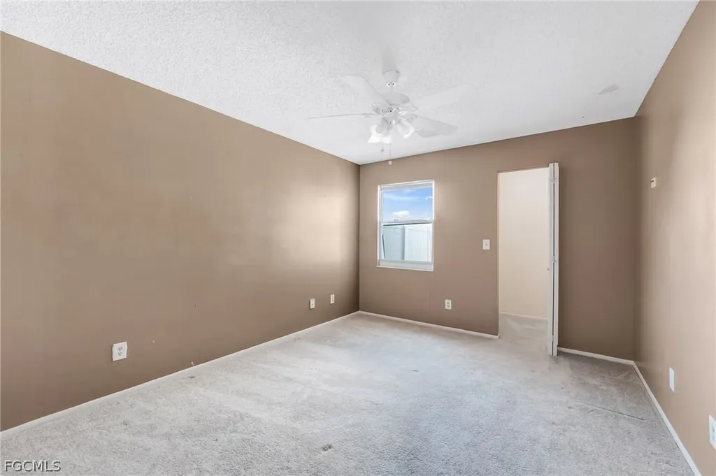 5581 Longleaf Drive North Fort Myers FL 33917