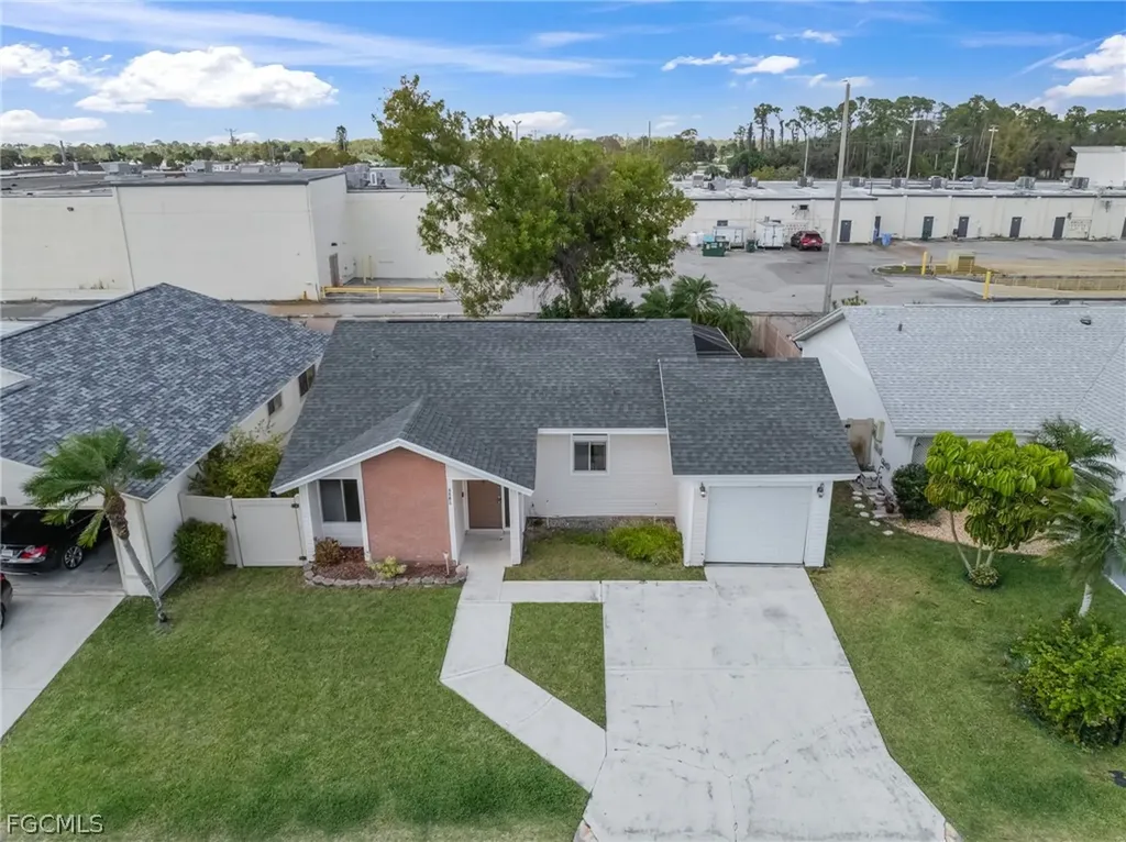 5581 Longleaf Drive North Fort Myers FL 33917