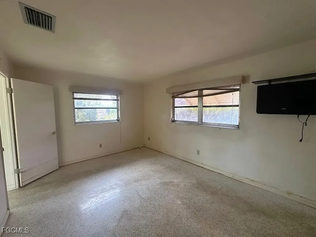 1727 Cornwallis Parkway Cape Coral FL 33904