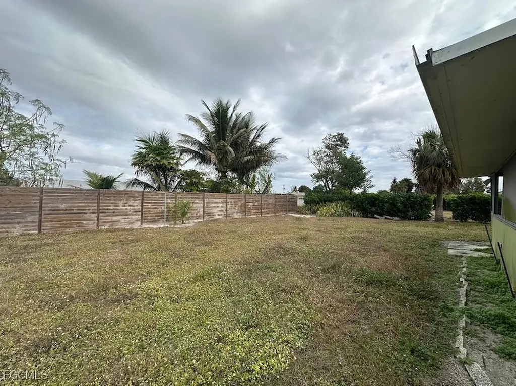 1727 Cornwallis Parkway Cape Coral FL 33904