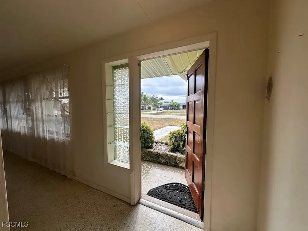 1727 Cornwallis Parkway Cape Coral FL 33904