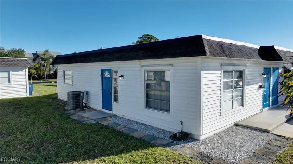 44 Tangelo Court Lehigh Acres FL 33936