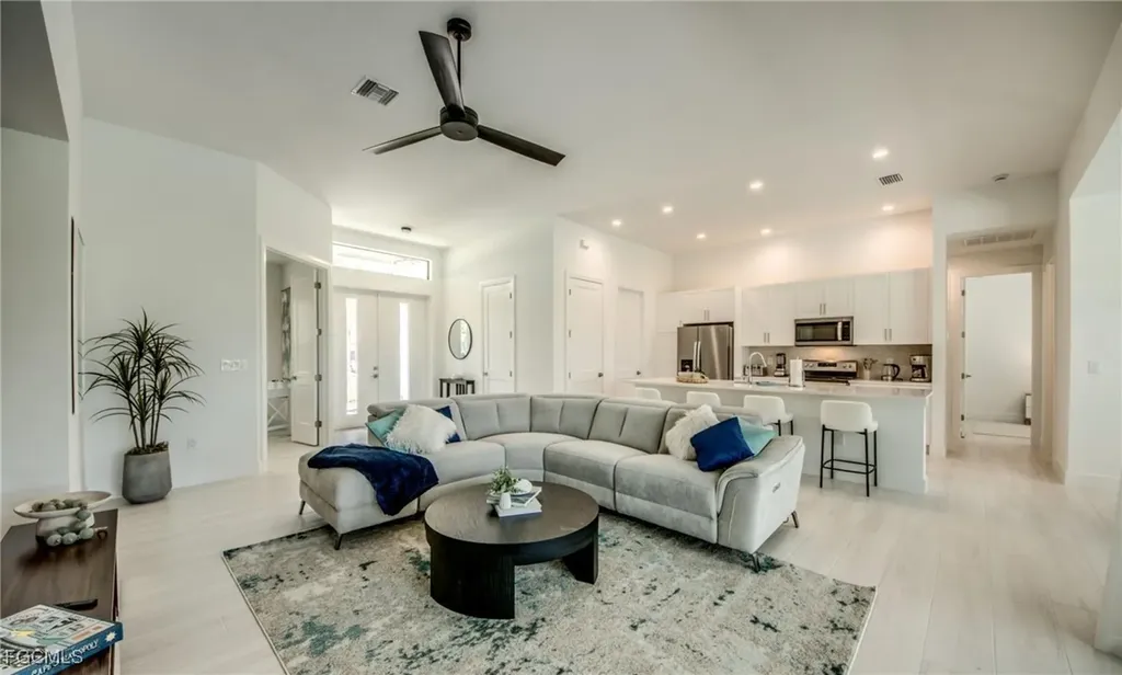 326 SW 31st Terrace Cape Coral FL 33914