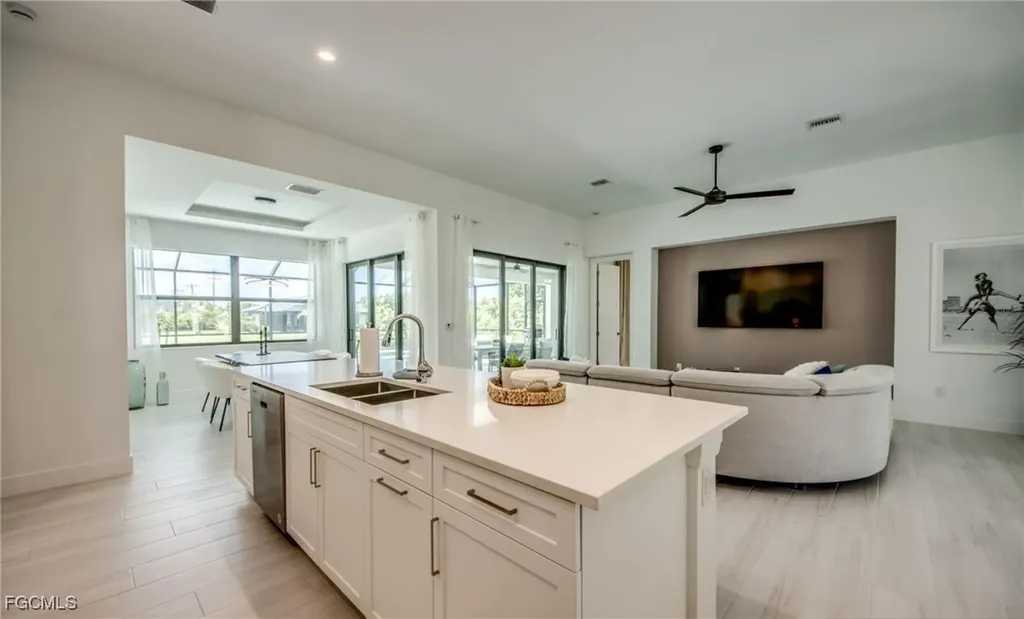 326 SW 31st Terrace Cape Coral FL 33914