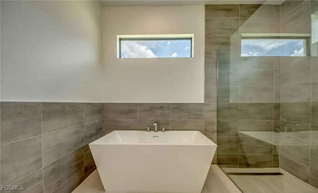326 SW 31st Terrace Cape Coral FL 33914