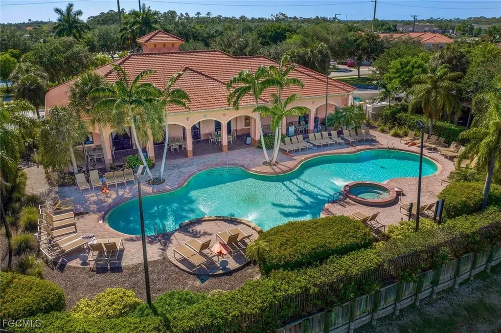 7709 Bristol Circle Naples FL 34120