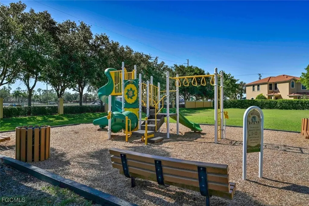 7709 Bristol Circle Naples FL 34120
