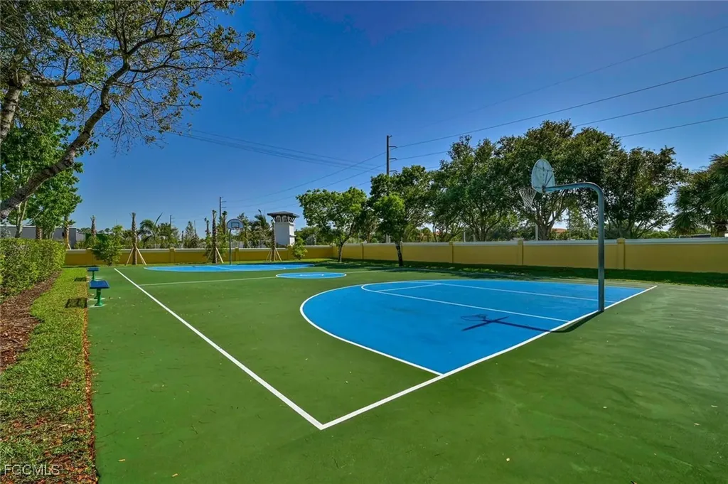 7709 Bristol Circle Naples FL 34120