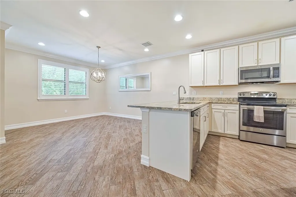 7709 Bristol Circle Naples FL 34120