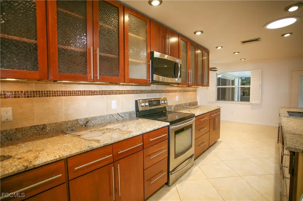 1525 Covington Circle E Fort Myers FL 33919