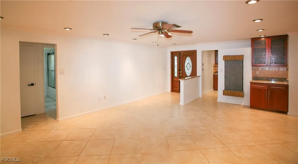 1525 Covington Circle E Fort Myers FL 33919