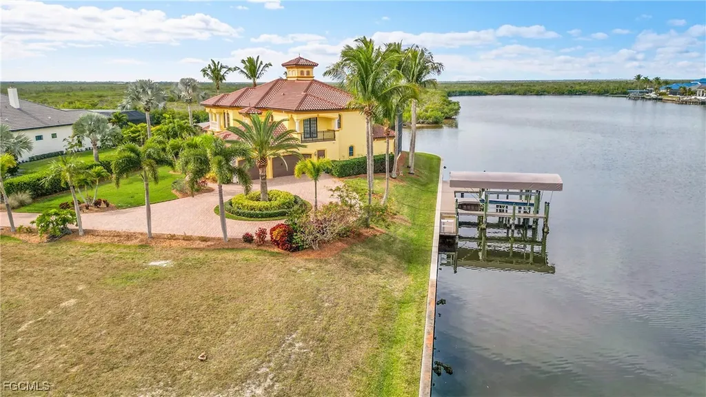 879 W Cape Estates Circle Cape Coral FL 33993