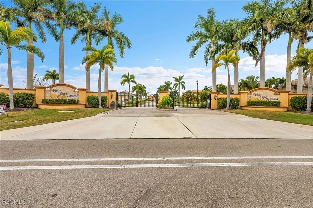 879 W Cape Estates Circle Cape Coral FL 33993
