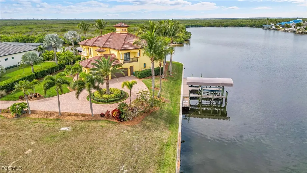 879 W Cape Estates Circle Cape Coral FL 33993