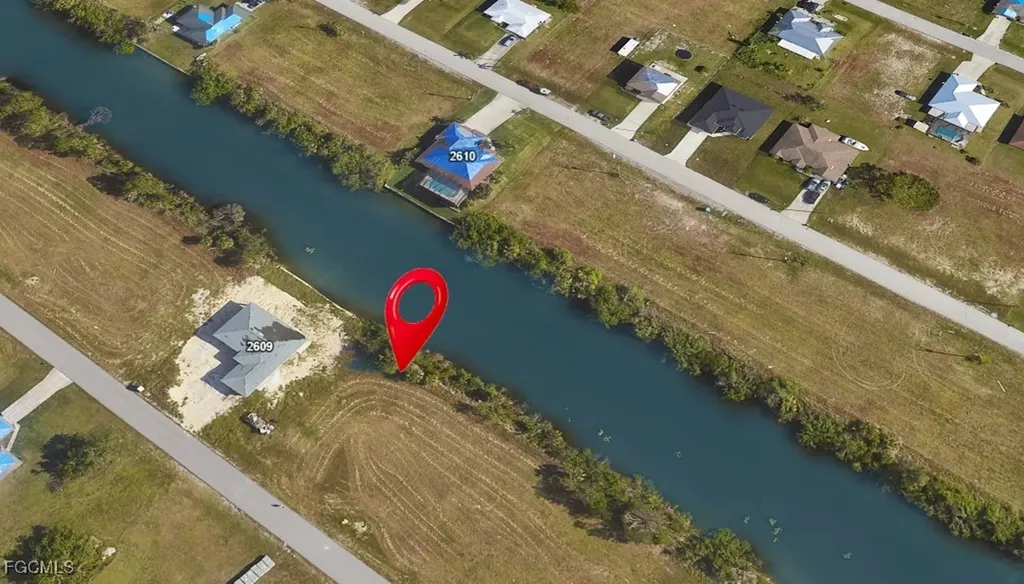 2605 NE 5th Place Cape Coral FL 33909