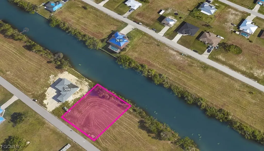 2605 NE 5th Place Cape Coral FL 33909