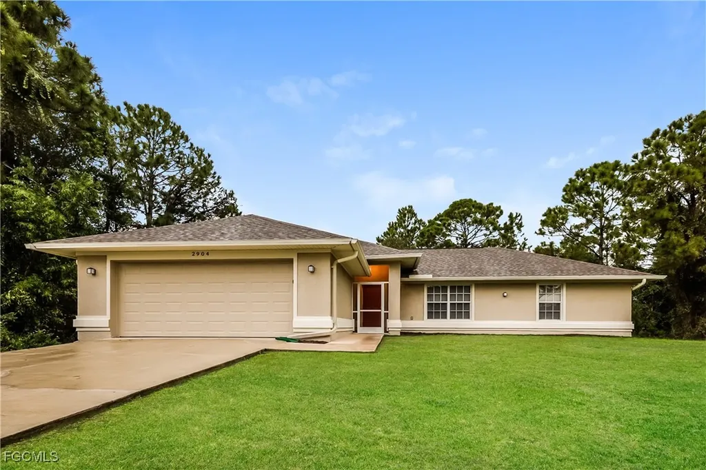 2904 Wanda Avenue S Lehigh Acres FL 33976