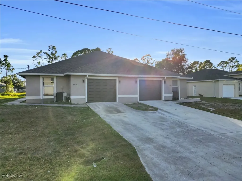 4713/4715 28th Street SW Lehigh Acres FL 33973