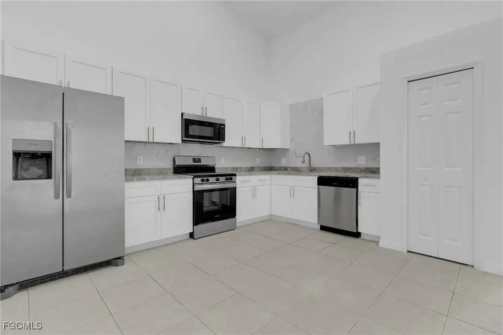 4713/4715 28th Street SW Lehigh Acres FL 33973
