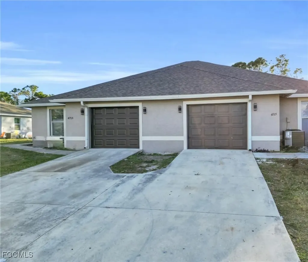 4713/4715 28th Street SW Lehigh Acres FL 33973
