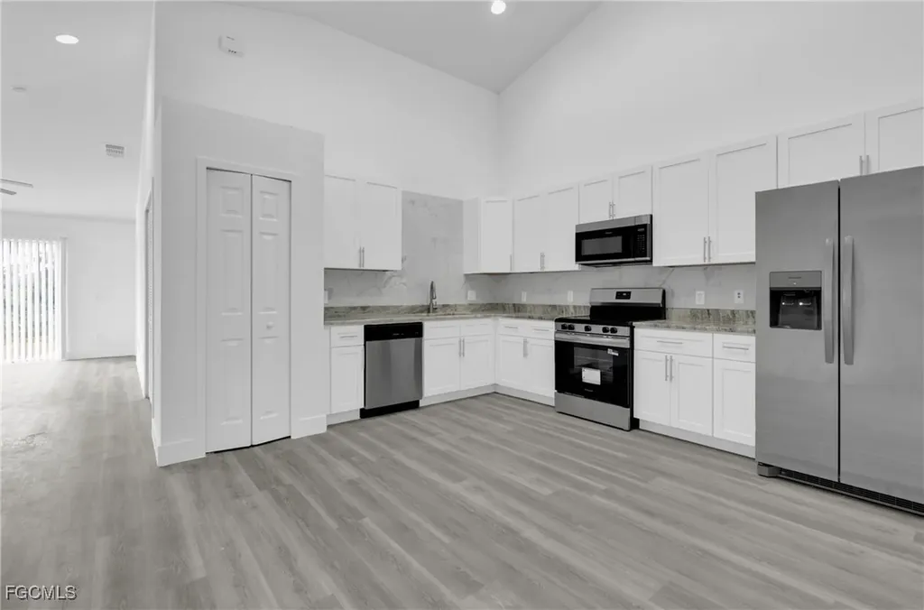4713/4715 28th Street SW Lehigh Acres FL 33973