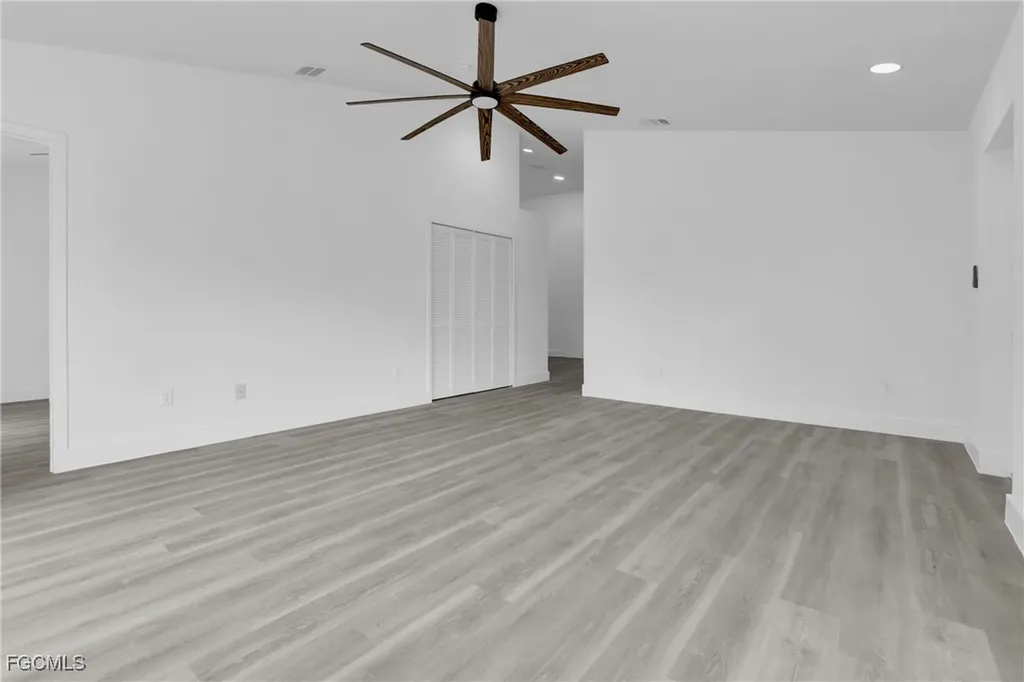 4713/4715 28th Street SW Lehigh Acres FL 33973