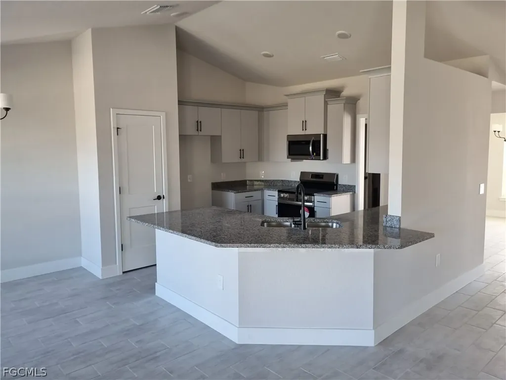 2814 NW 7th Terrace Cape Coral FL 33993