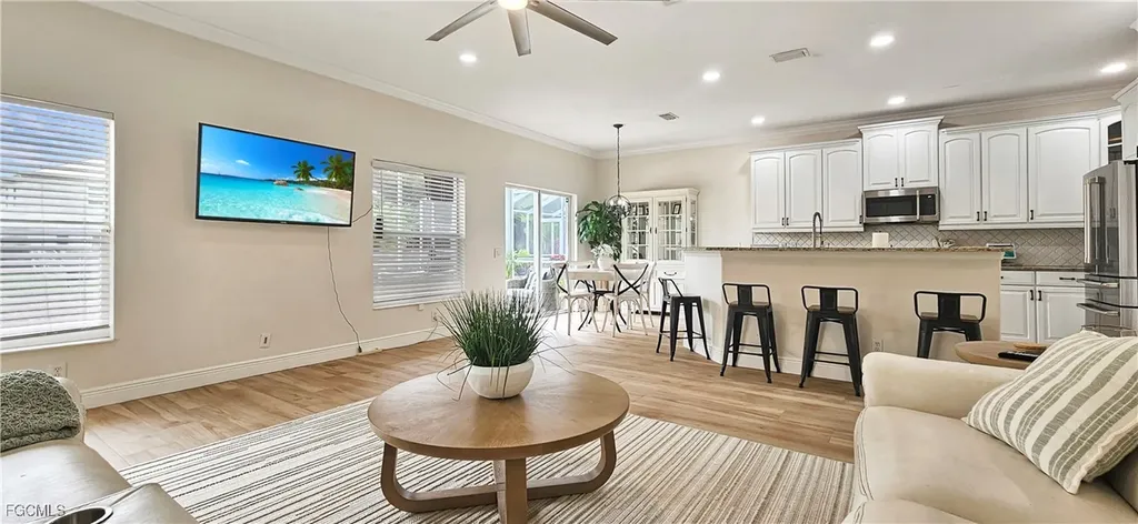 2538 Blackburn Circle Cape Coral FL 33991