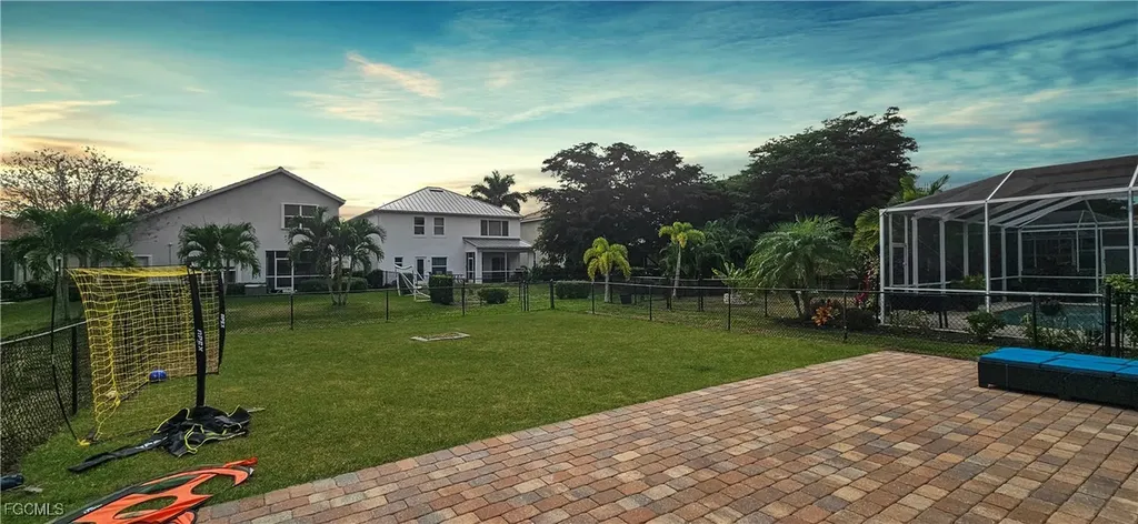 2538 Blackburn Circle Cape Coral FL 33991