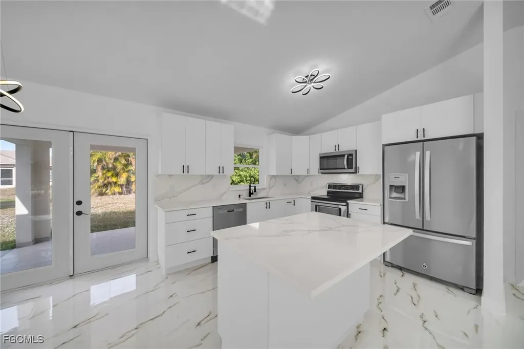309 SE 8th Street Cape Coral FL 33990