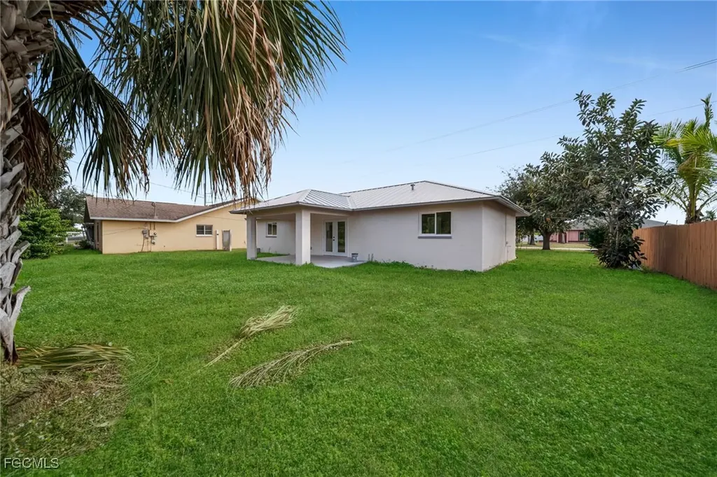309 SE 8th Street Cape Coral FL 33990