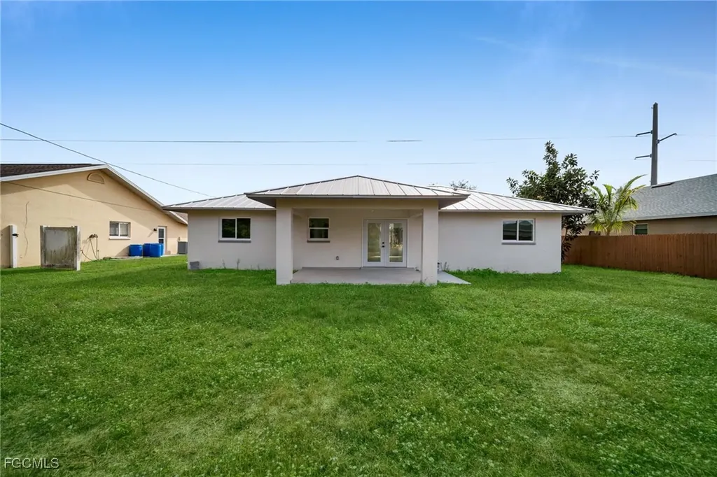 309 SE 8th Street Cape Coral FL 33990
