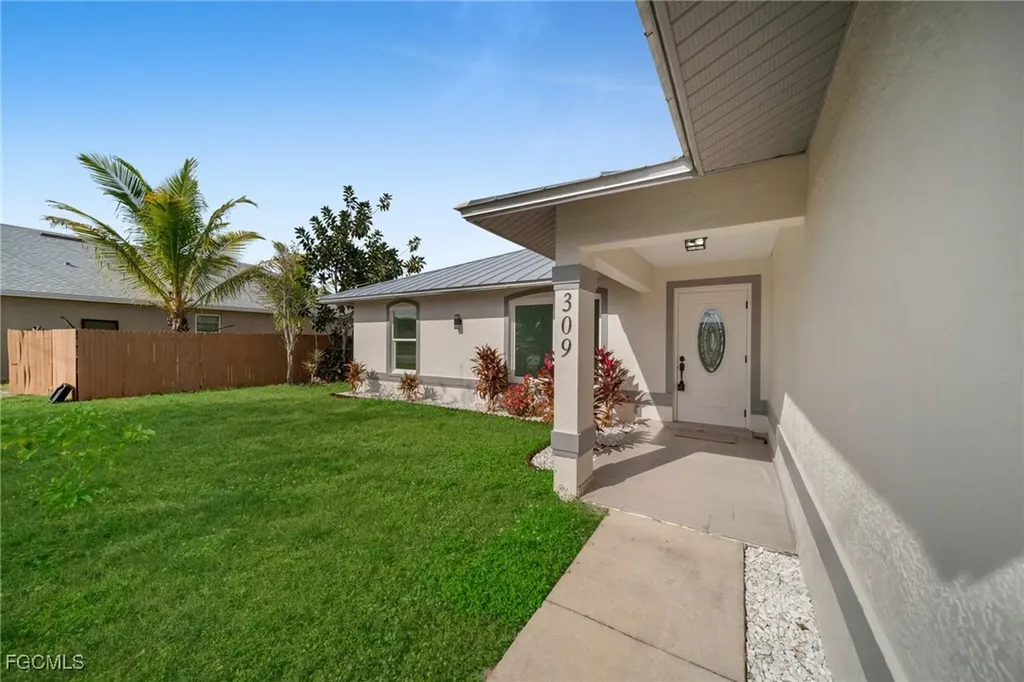 309 SE 8th Street Cape Coral FL 33990