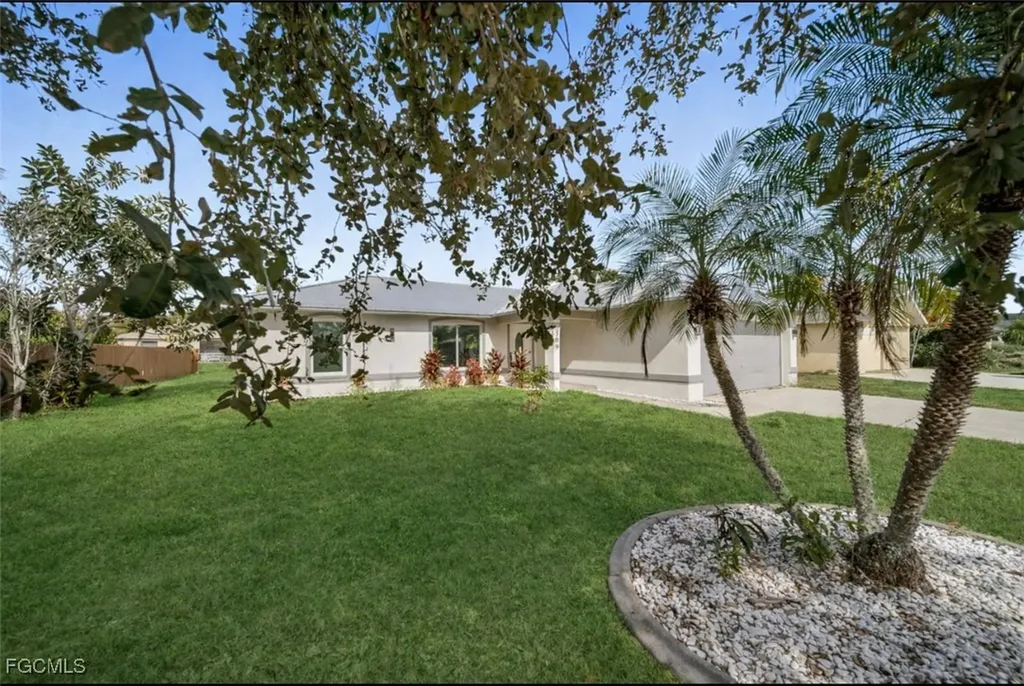 309 SE 8th Street Cape Coral FL 33990