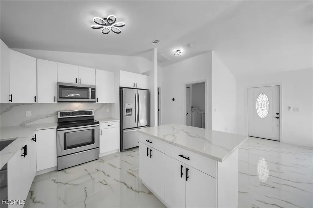 309 SE 8th Street Cape Coral FL 33990