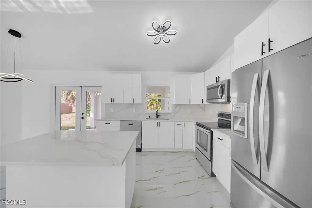 309 SE 8th Street Cape Coral FL 33990