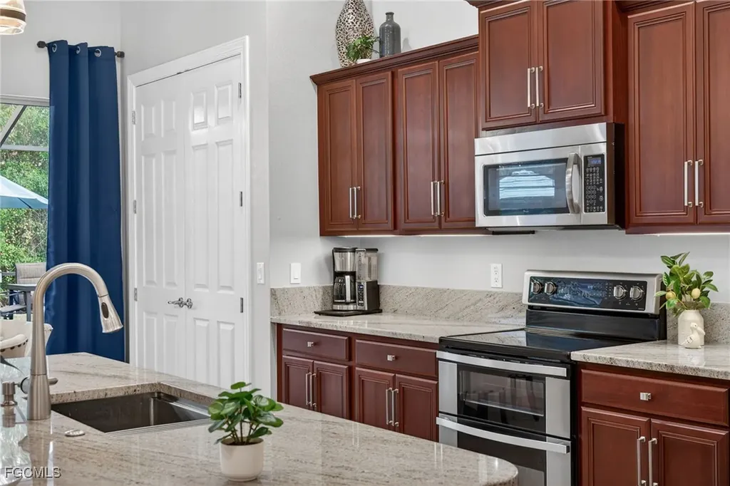 10890 Stonington Avenue Fort Myers FL 33913