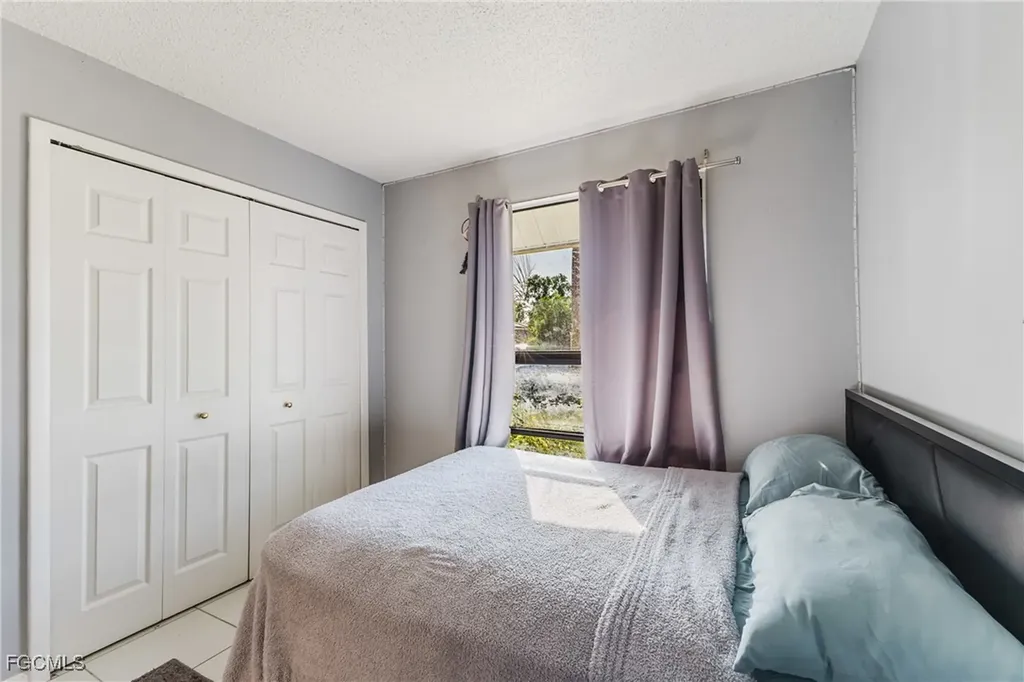 7393-7385 Albany Road Fort Myers FL 33967