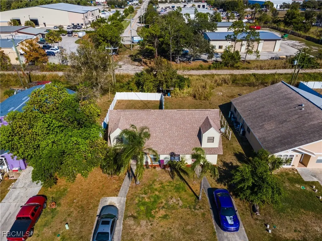 7393-7385 Albany Road Fort Myers FL 33967